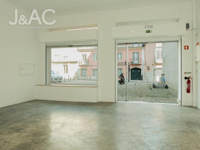 Loja alugar em Santa Isabel, Lisboa