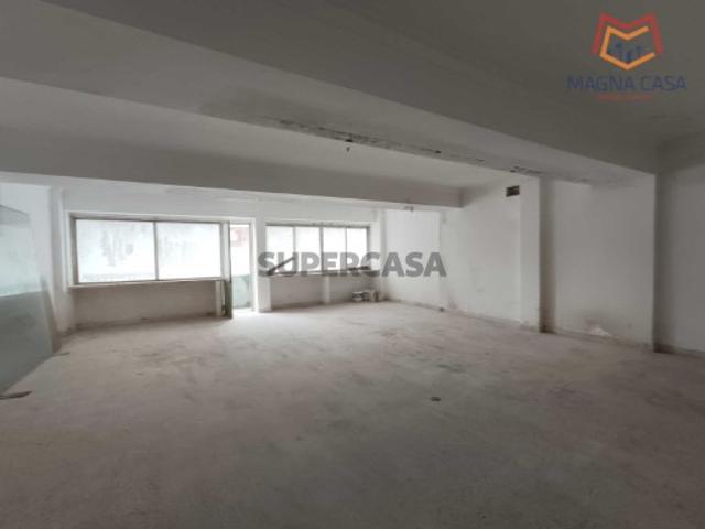 Armazém venda em Lisboa