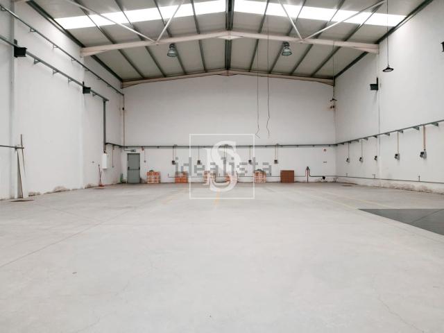 Armazém alugar em Esposende, Braga