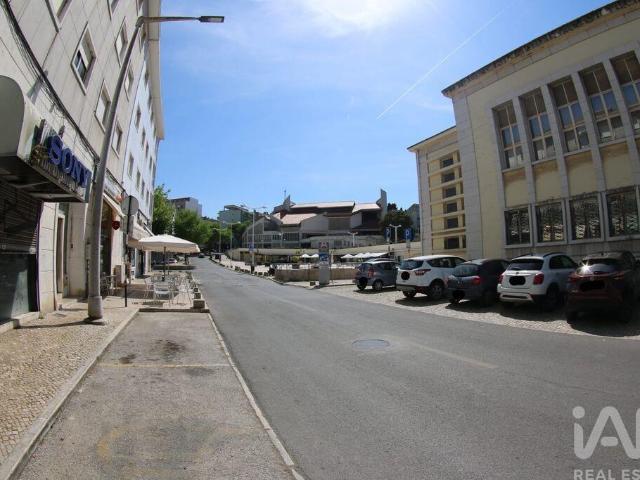 Loja venda em Cova da Piedade, Almada