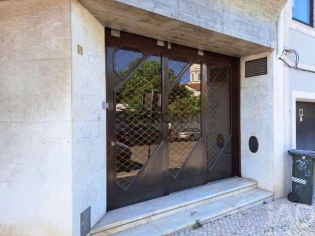 Armazém venda em Estrela, Lisboa