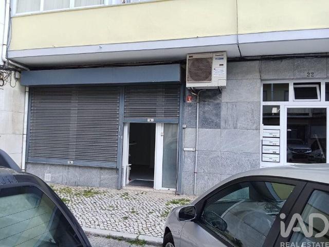 Loja venda em Santiago Dos Velhos, Lisboa