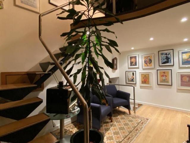 Loja venda em São Francisco Xavier, Lisboa