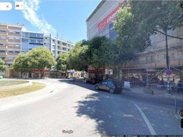 Armazém venda em Lisboa