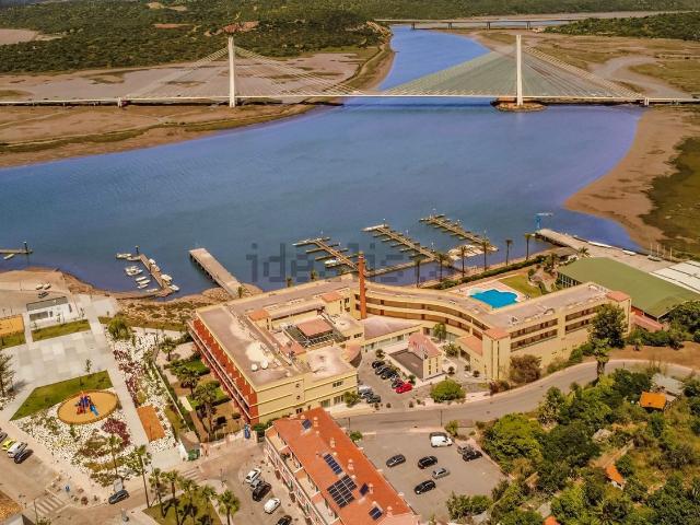 Loja venda em Mexilhoeira da Carregação, Parchal