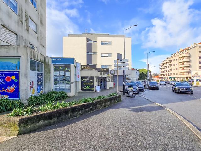 Loja alugar em Santa Marinha, Vila Nova de Gaia