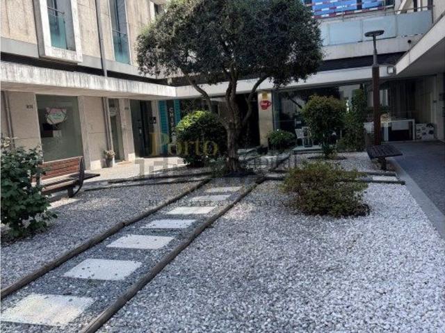 Loja alugar em Bairro da Cumieira, Fafe