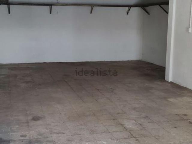Armazém alugar em Falagueira, Amadora