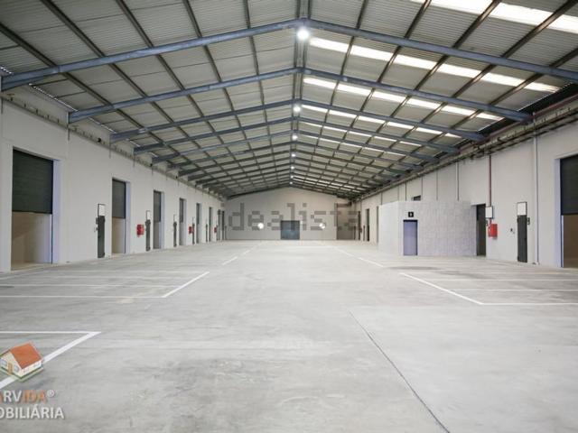 Armazém alugar em Manariz, Gondomar
