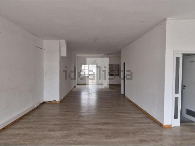 Ponto Comercial alugar em Fânzeres, Carvalha