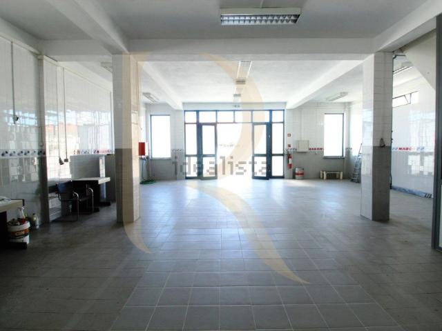 Armazém alugar em Seixal, Fernão Ferro