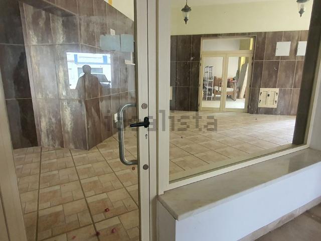 Ponto Comercial venda em Ferragudo, Azinhaga