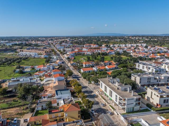 Ponto Comercial venda em Ferreiras, Vale Serves