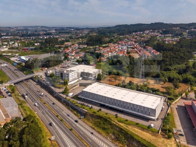Armazém alugar em Maia, Folgosa