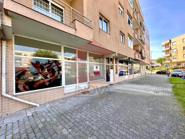 Loja venda em Merelim (São Pedro) e Frossos, Braga