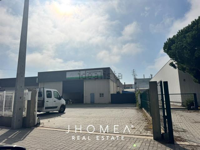 Armazém alugar em Zona Industrial da Mota, Ílhavo