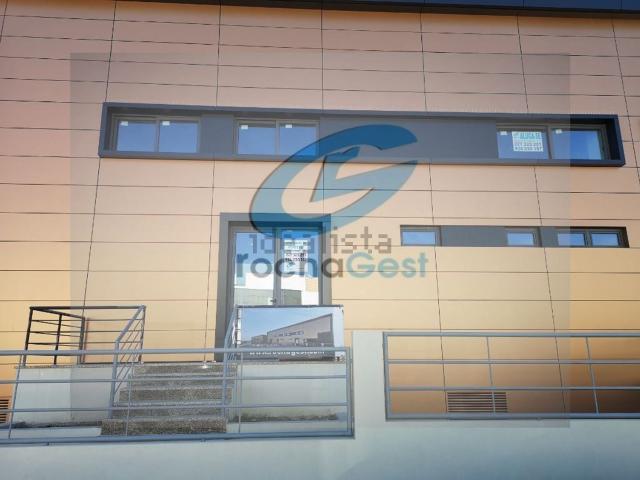 Armazém alugar em Vila Nova De Gaia, Porto