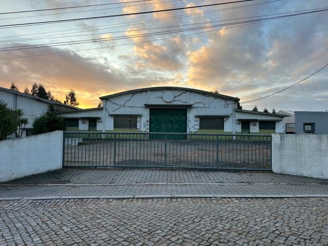 Armazém alugar em Vila Nova De Gaia, Porto