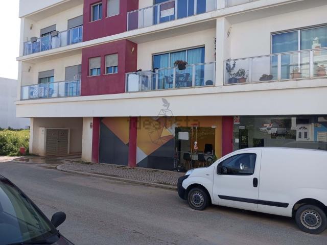 Armazém venda em Quinta dos Álamos, Albufeira