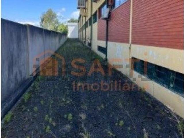 Armazém alugar em Vila Nova De Gaia, Porto