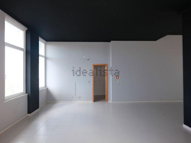 Loja venda em Chegadinho, Almada