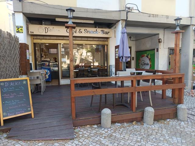Loja alugar em Alembrança, Almada