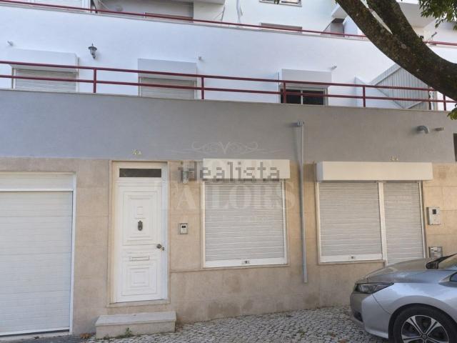 Loja venda em Quinta do Janeiro, Almada