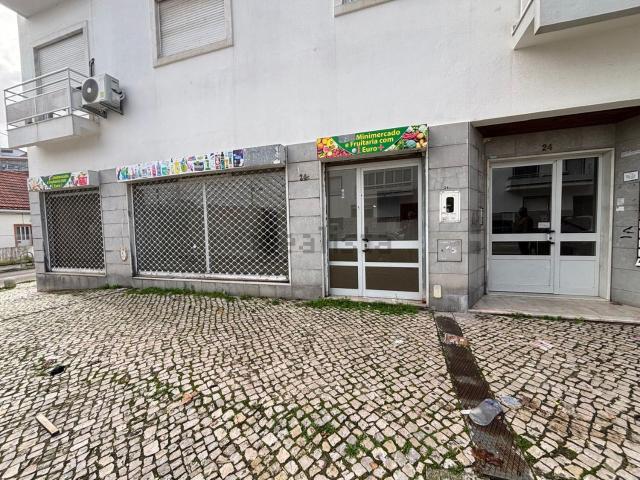 Loja venda em Almada, Setúbal
