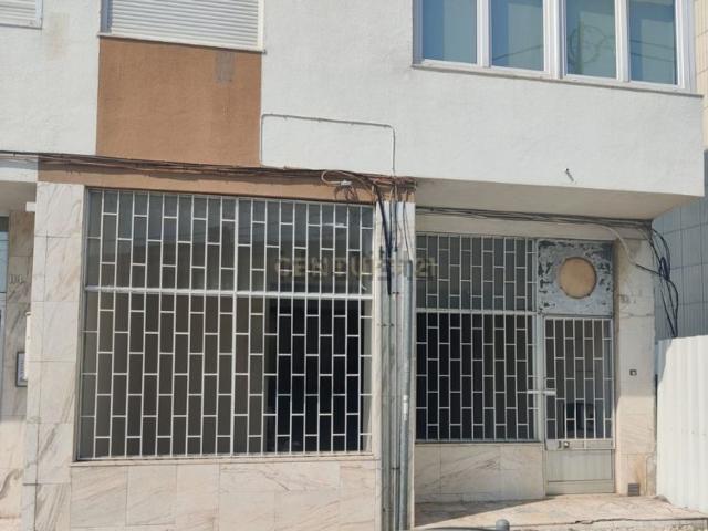 Loja venda em Alembrança, Almada