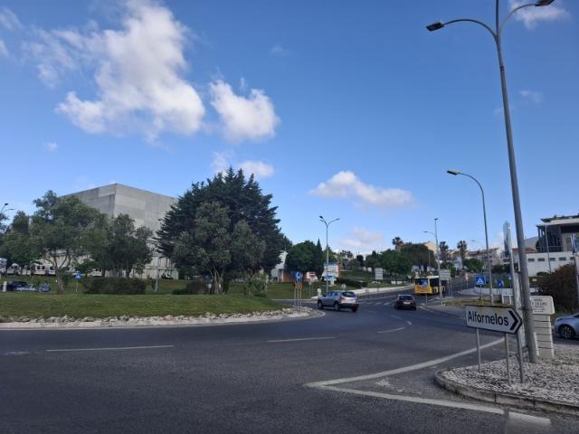Loja venda em Encosta do Sol, Amadora