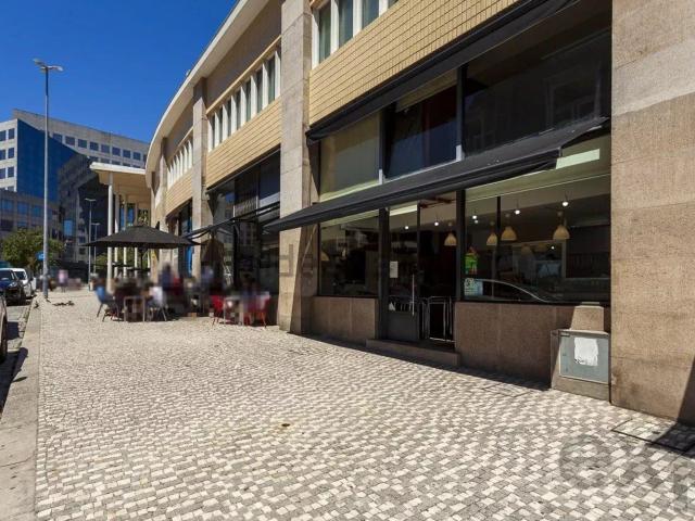 Loja alugar em Porto, Lordelo Do Ouro