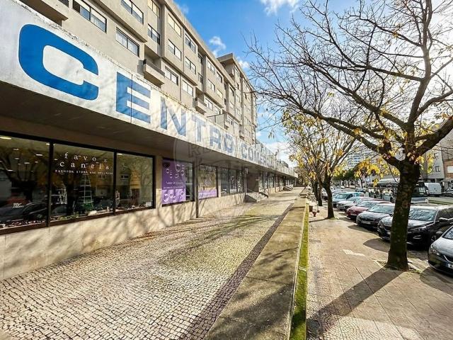 Loja alugar em Porto, Lordelo Do Ouro