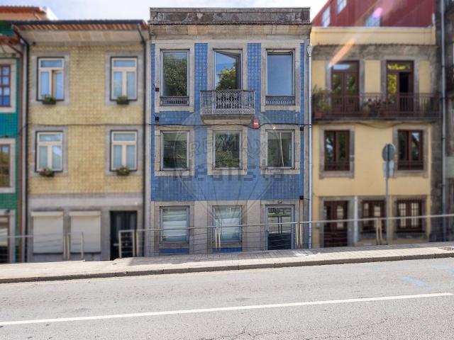 Armazém venda em Porto, Cedofeita