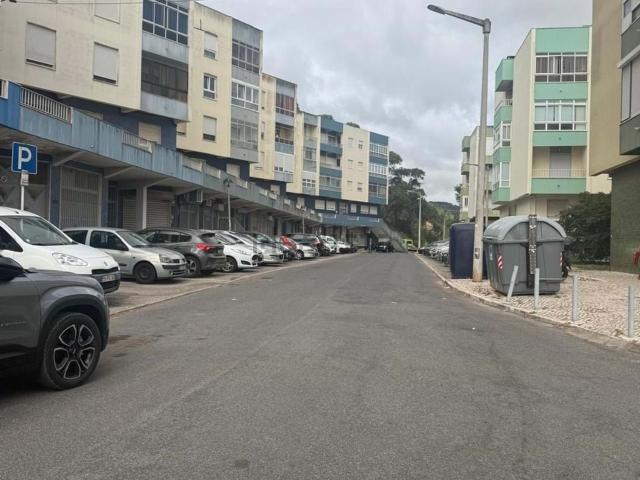 Loja venda em Santiago Dos Velhos, Lisboa