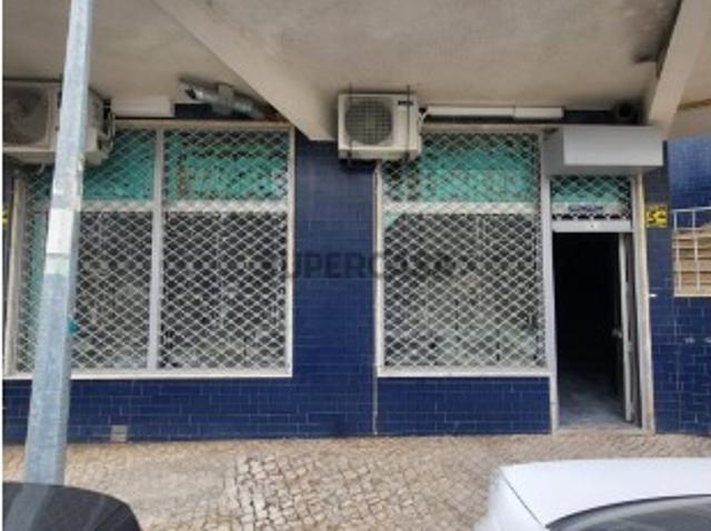 Armazém venda em Santiago Dos Velhos, Lisboa