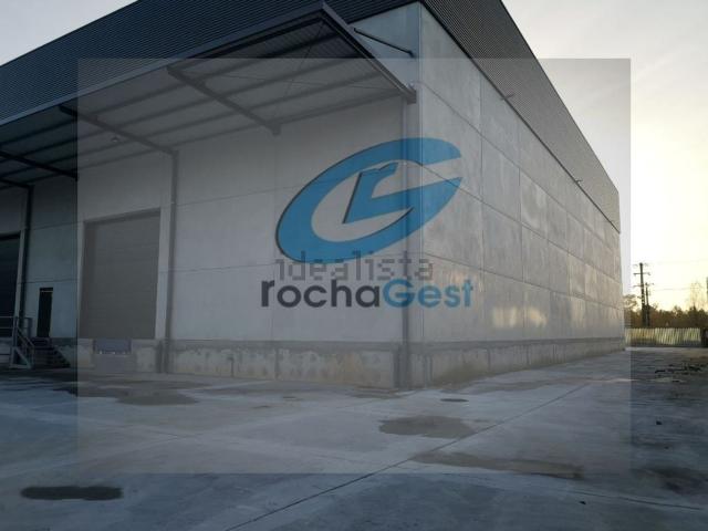 Armazém alugar em Santa Maria Da Feira, Aveiro