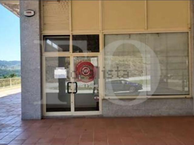 Loja venda em Lustosa e Barrosas (Santo Estêvão), Lousada