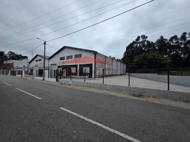 Armazém alugar em Maceda