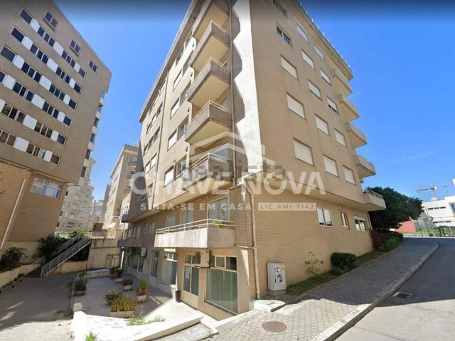 Ponto Comercial venda em Mafamude, Mafamude
