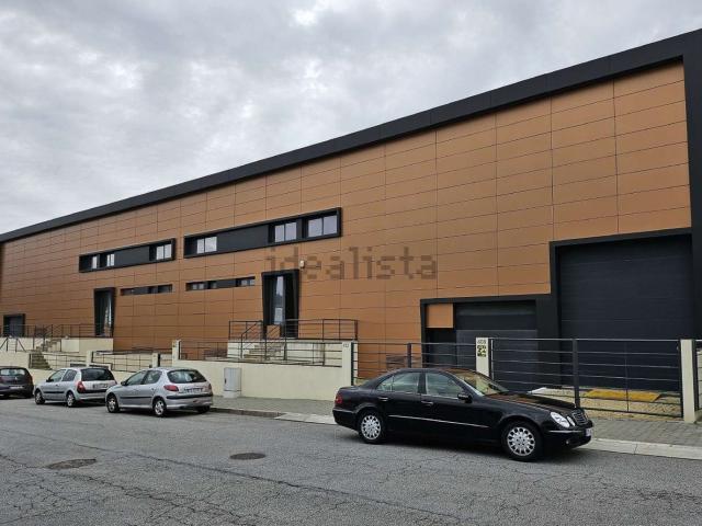 Armazém alugar em Vilar do Paraíso, Vila Nova De Gaia