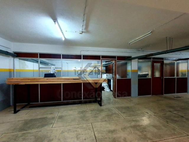 Armazém alugar em Mafamude, Vila Nova De Gaia