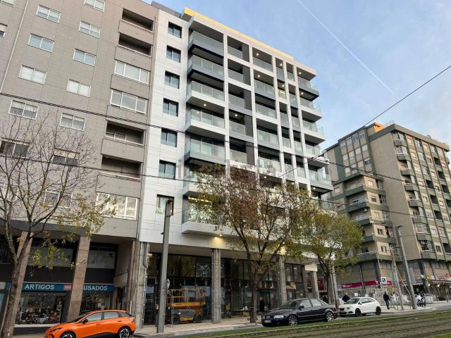 Ponto Comercial venda em Mafamude, Mafamude