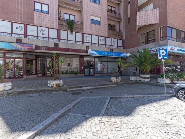 Loja alugar em Laborim, Vila Nova De Gaia