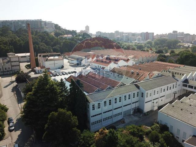 Armazém alugar em Mafamude, Vila Nova De Gaia