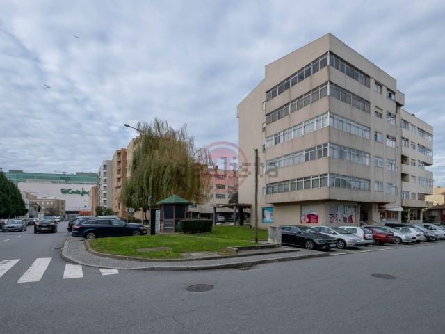 Loja alugar em Mafamude, Vila Nova De Gaia