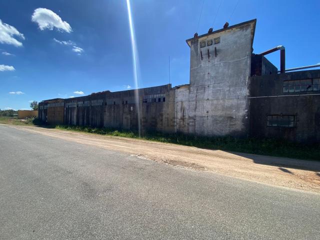 Armazém venda em Alcanena, Santarém