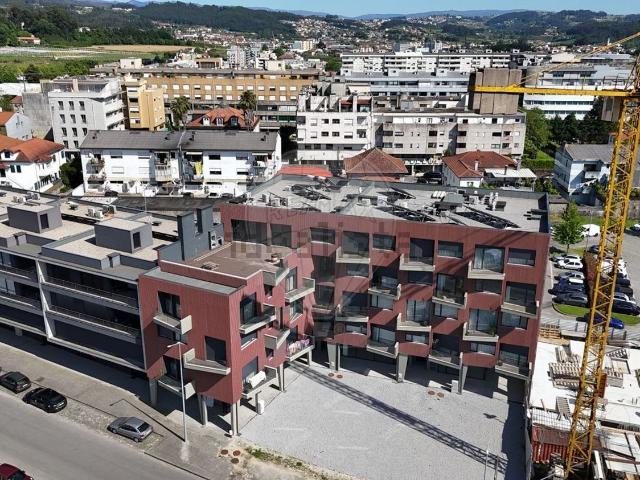 Loja alugar em Felgueiras, Porto
