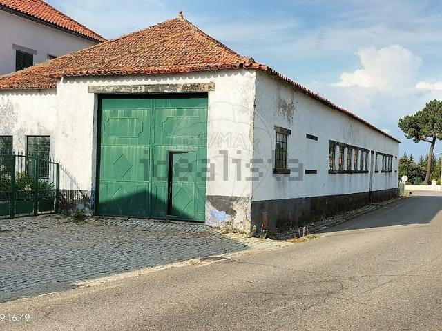 Armazém venda em Meios, Meios