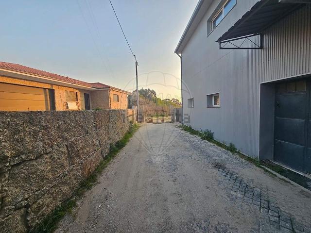 Armazém alugar em Mesão Frio, Guimarães