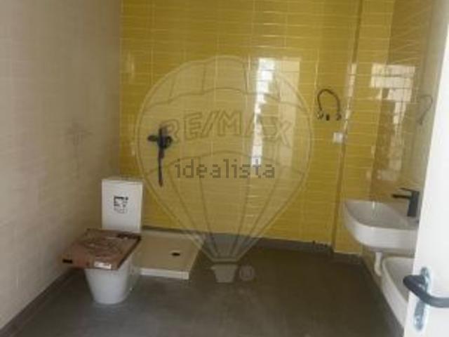Armazém alugar em Moita, Bairro da Remoa